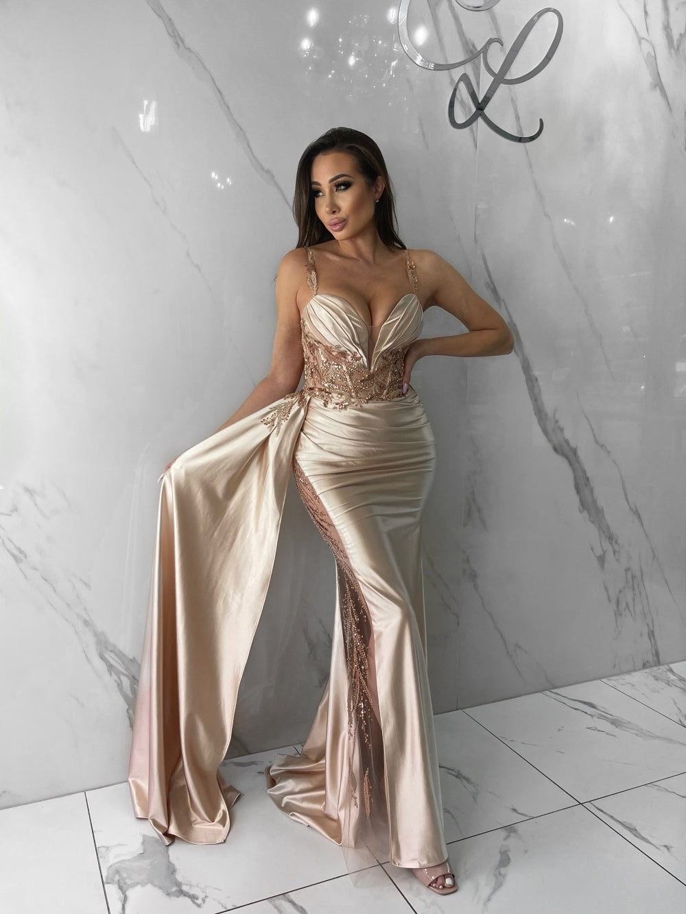 Luxechic Couture Boutique - Champagne anyone🥂 This is set is everything  🙌🏾Classy & Sexy More New Styles Are Being Added! ✨luxechiccouture.com✨  Come see us tomorrow @luxechiccoutureboutique Located Inside  @ellevenbeautyandbarberlofts 451 Bishop St